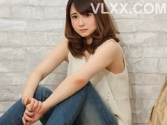 Lần đầu đóng phim sex của cô gái xinh đẹp